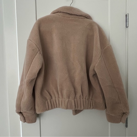 ⭐️C'EST MOI SHERPA CROP JACKET. NWT - Picture 5 of 8